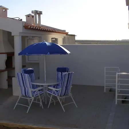 Spacious Close To Beach *