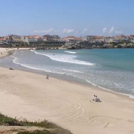 Spacious Close To Beach Vakantiehuis